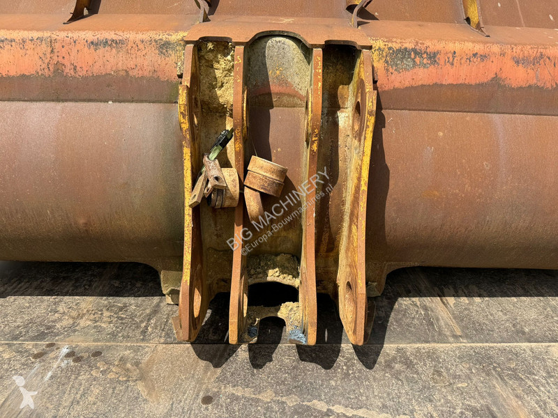 Aanbouwstukken voor bouwmachines Caterpillar...