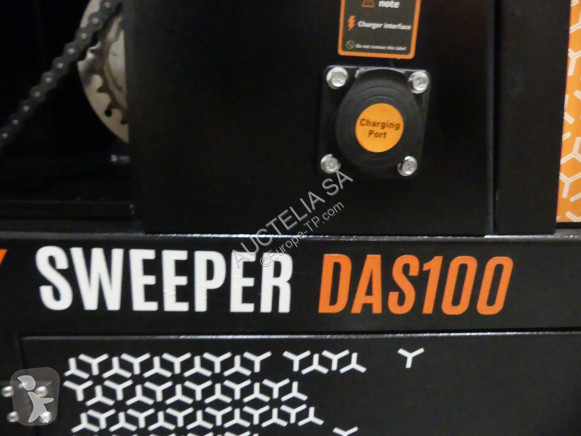 Echipamente pentru construcţii Daewoo Sweeper...
