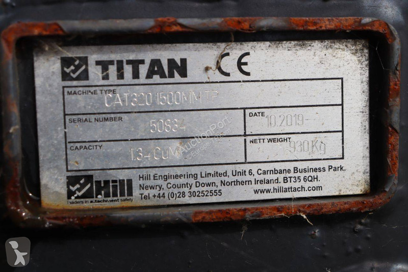 Echipamente pentru construcţii Titan CAT320