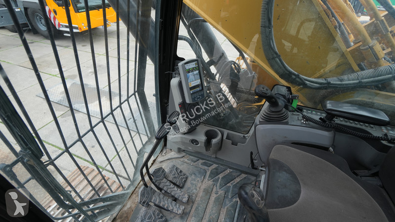تجهيزات الأشغال العمومية Caterpillar F L XE...