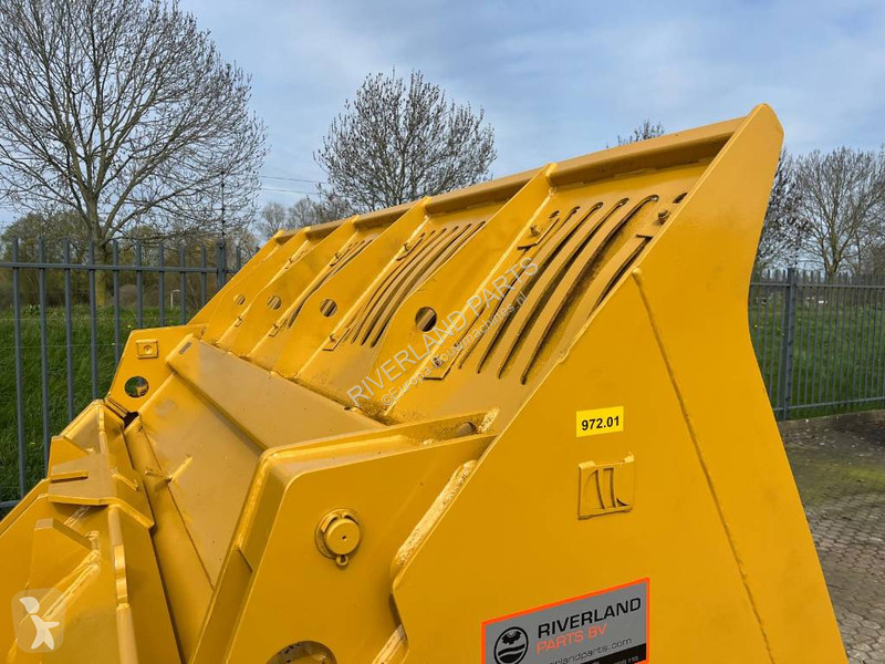 تجهيزات الأشغال العمومية Caterpillar 966 972...