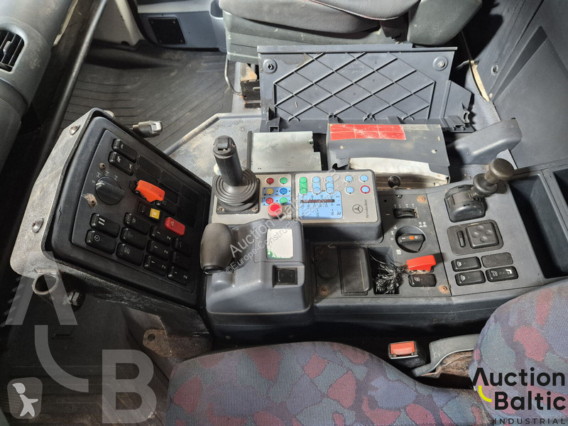 Vybavenie stavebného stroja  Unimog