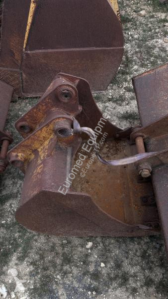 Aanbouwstukken voor bouwmachines   Available