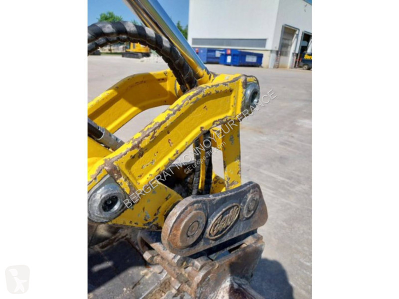 Строително оборудване Komatsu PC26MR-3