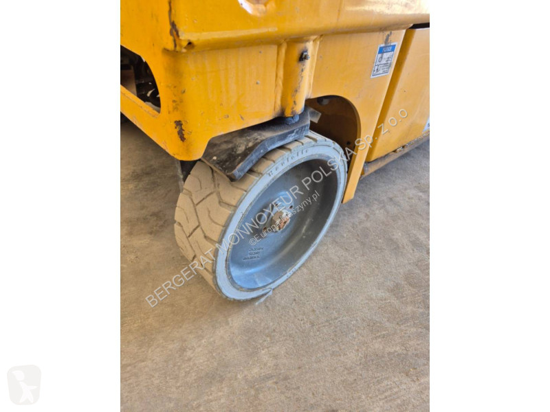 تجهيزات الأشغال العمومية Haulotte COMPACT 14