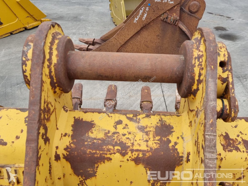 Echipamente pentru construcţii Caterpillar