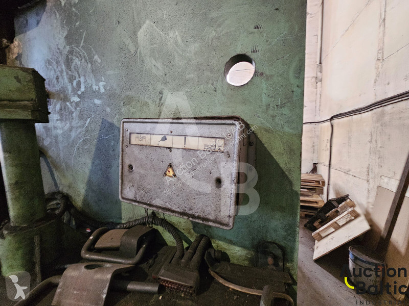 Vybavenie stavebného stroja  bending machine