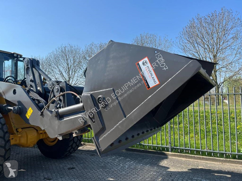 تجهيزات الأشغال العمومية Volvo high tip bucket