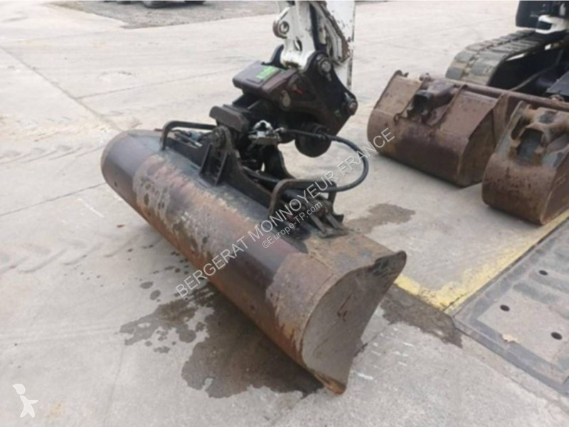 Строително оборудване Yanmar SV100