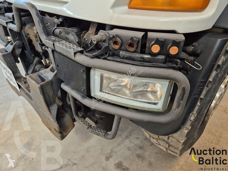 Vybavenie stavebného stroja  Unimog
