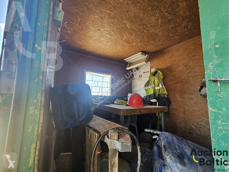 Vybavenie stavebného stroja  cabin