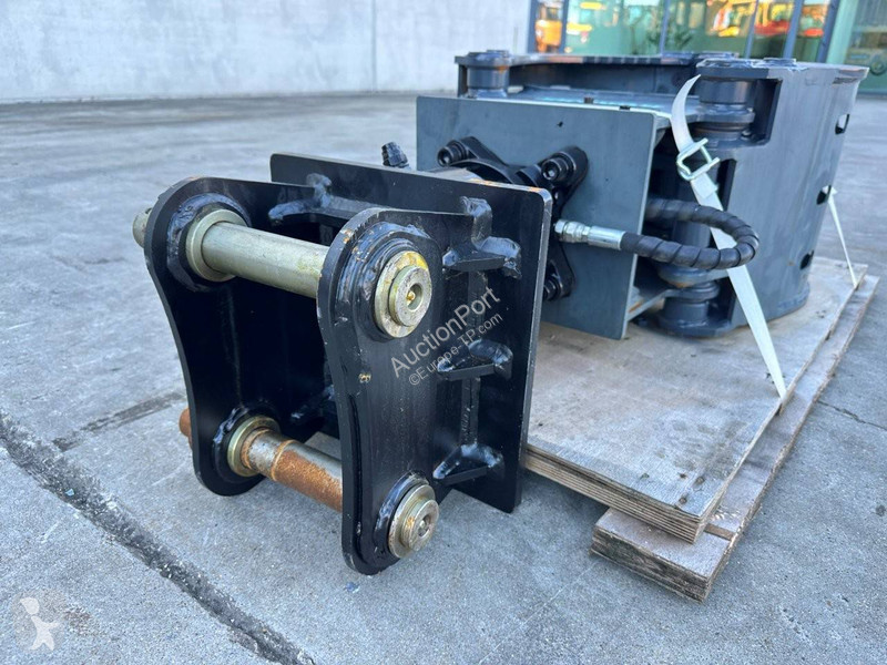 تجهيزات الأشغال العمومية  30F