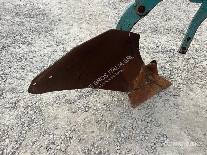 Équipements TP Nardi 3 Bottom Breaking Plow