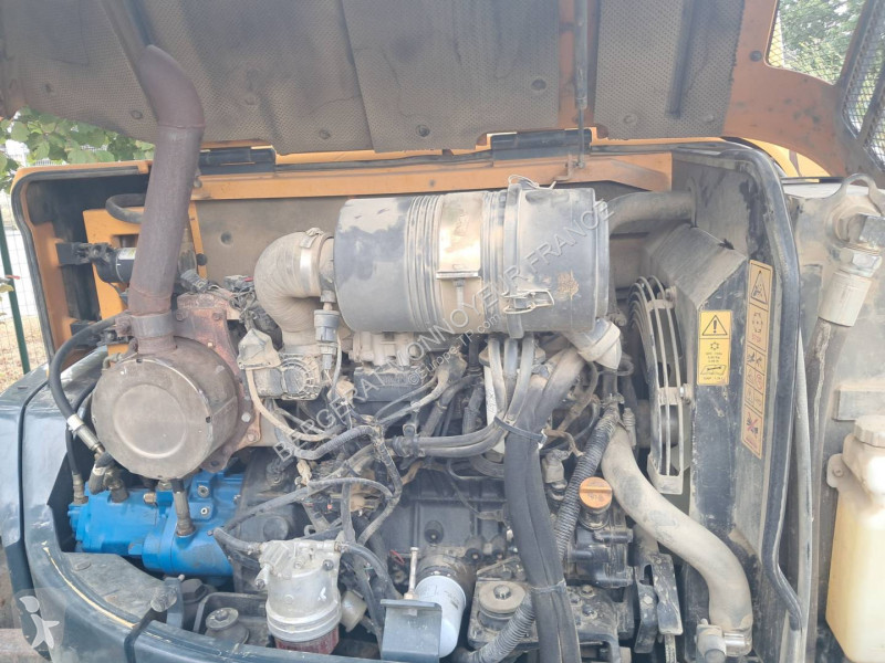تجهيزات الأشغال العمومية Hyundai R80CR.9