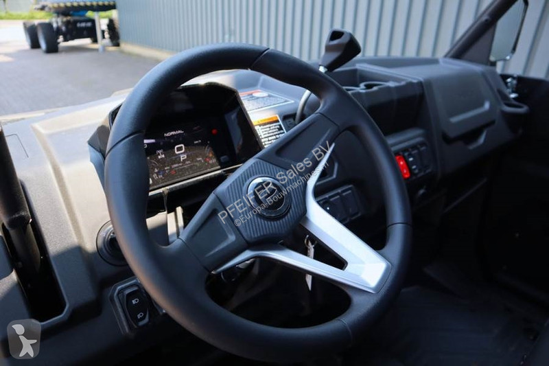 Vybavenie stavebného stroja  UFORCE 1000XL 4x4...