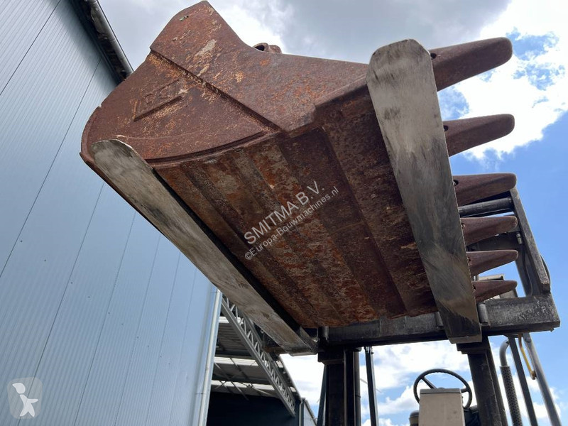 Aanbouwstukken voor bouwmachines Caterpillar...