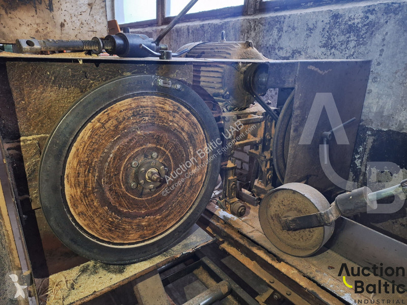 Vybavenie stavebného stroja  cutting machine