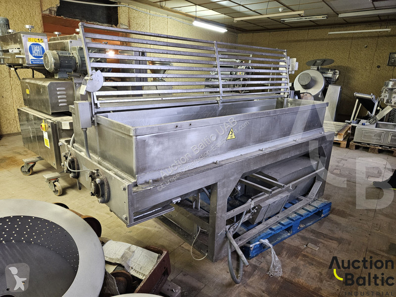Vybavenie stavebného stroja  mixer