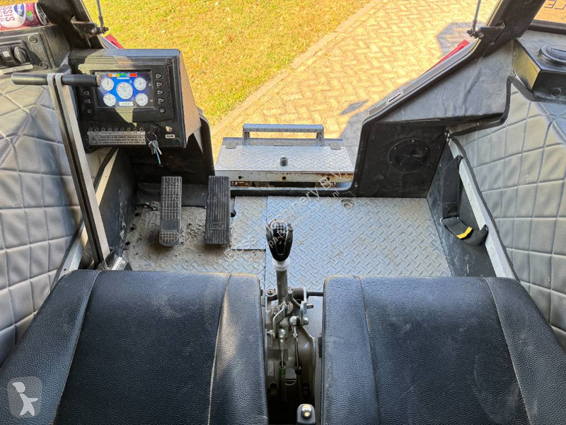 Vybavenie stavebného stroja  N 1200 4WD...