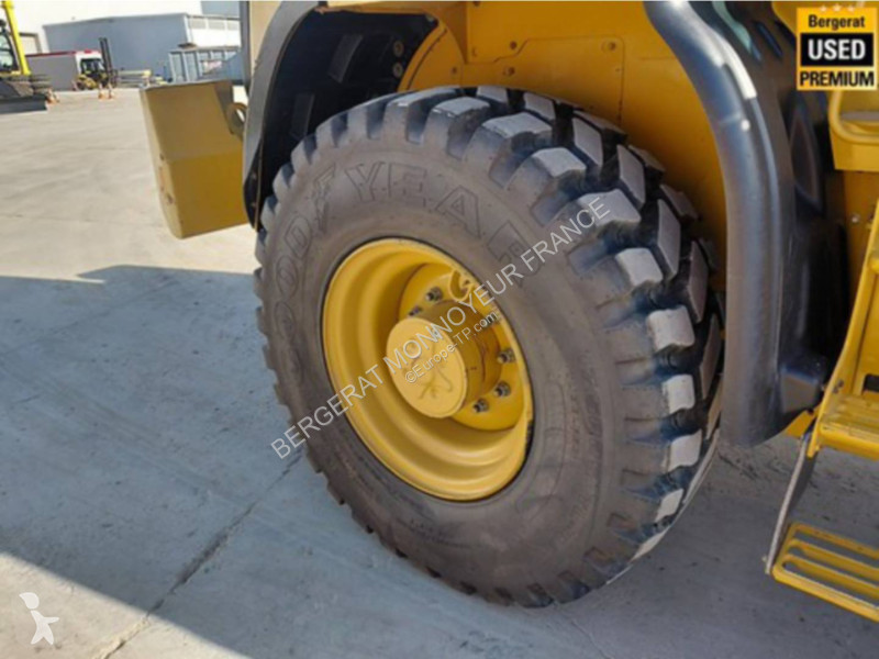 Équipements TP Caterpillar 918M