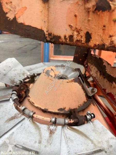 Equipamientos maquinaria OP Kuhn 600 SA