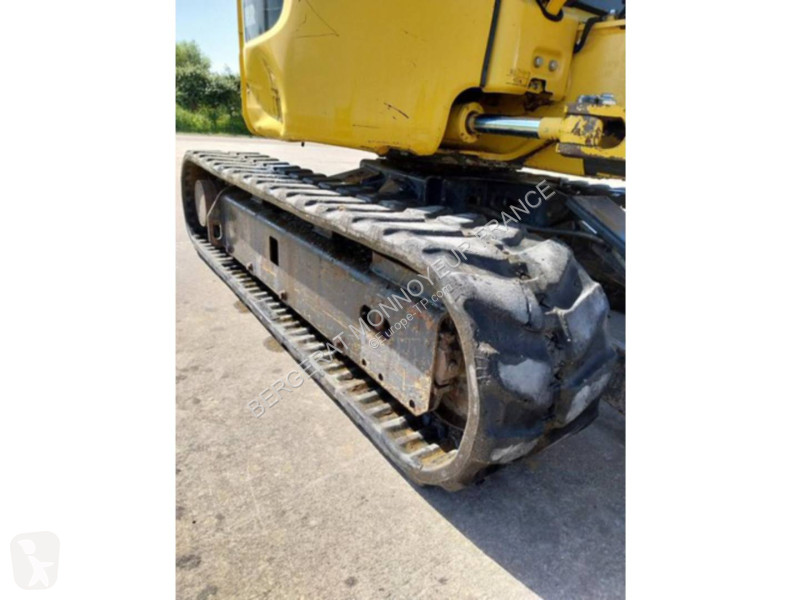 Строително оборудване Komatsu PC26MR-3