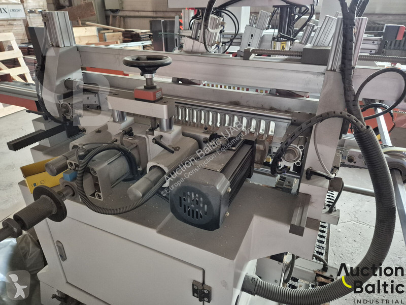 Equipamientos maquinaria OP  Lazzoni Expert L3...