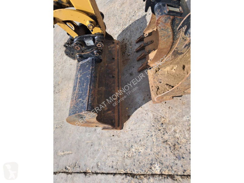تجهيزات الأشغال العمومية Caterpillar 302.7