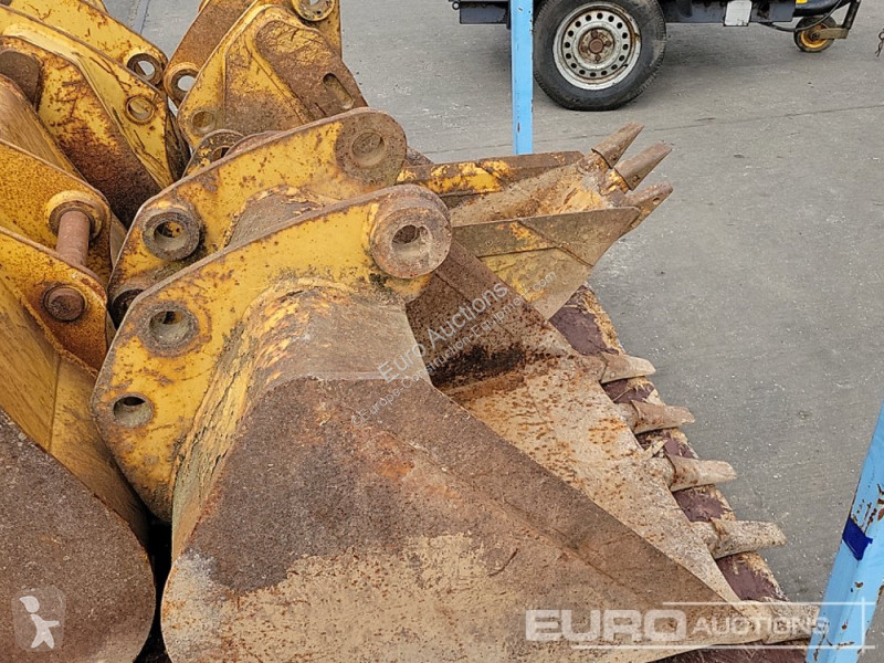 Echipamente pentru construcţii Caterpillar
