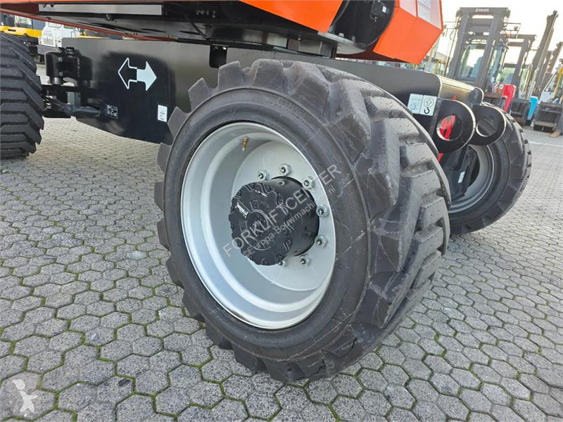 Udstyr til anlægsarbejder JLG 860SJ 4x4