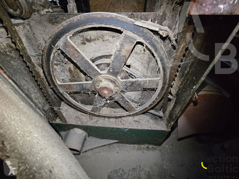Vybavenie stavebného stroja  band saw