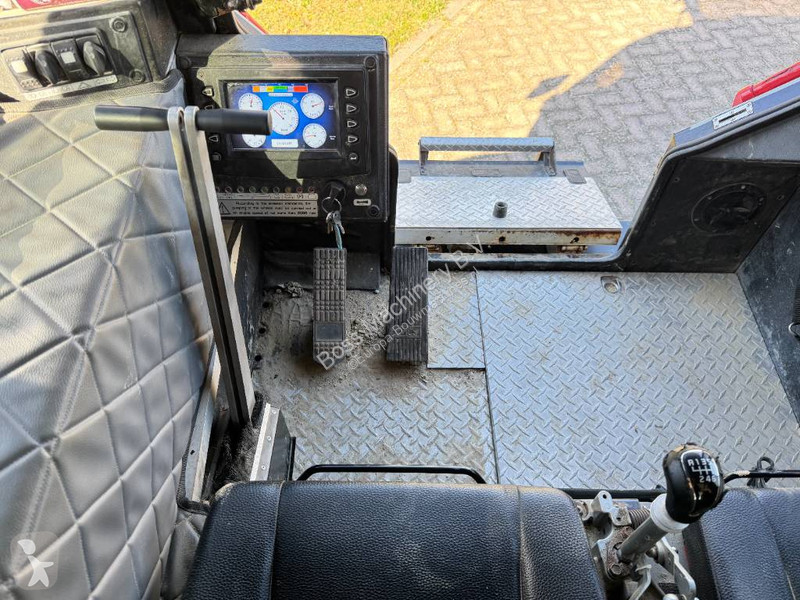 Vybavenie stavebného stroja  N 1200 4WD...
