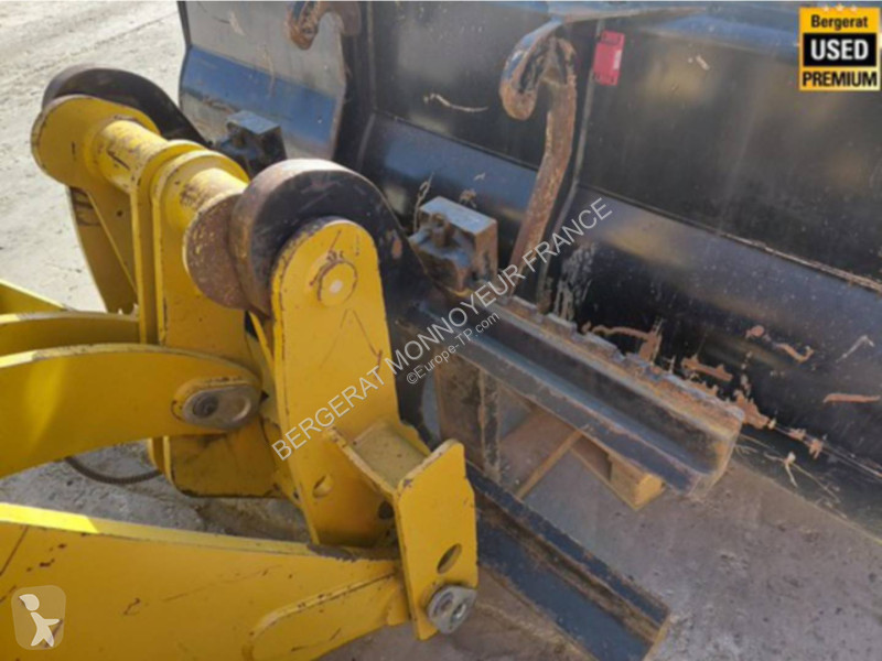 Équipements TP Caterpillar 918M