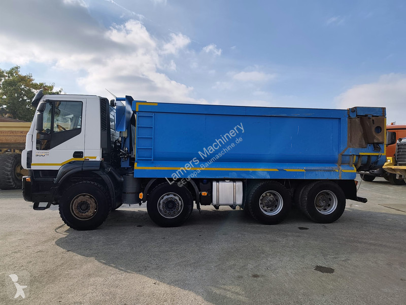 تجهيزات الأشغال العمومية Iveco AD410T 8x4 kipper .