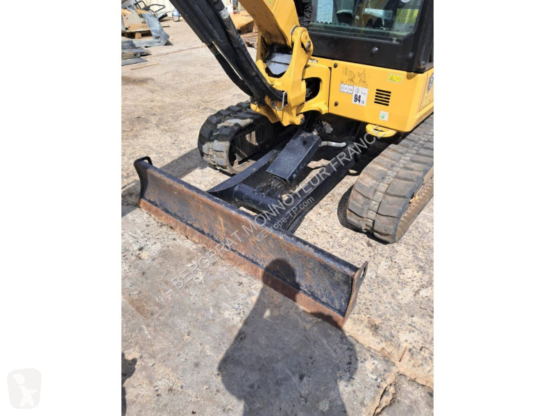 تجهيزات الأشغال العمومية Caterpillar 302.7