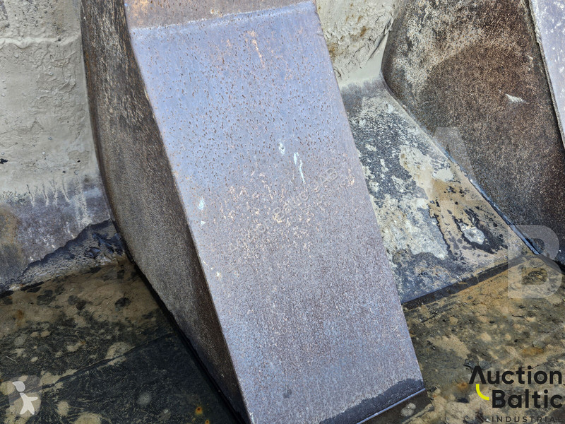 Vybavenie stavebného stroja  high tipping bucket