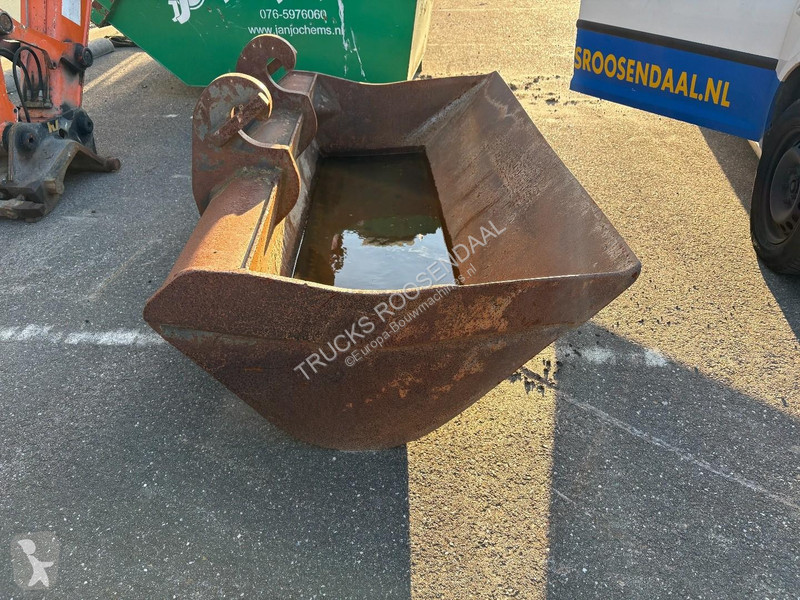 تجهيزات الأشغال العمومية  - various buckets +...