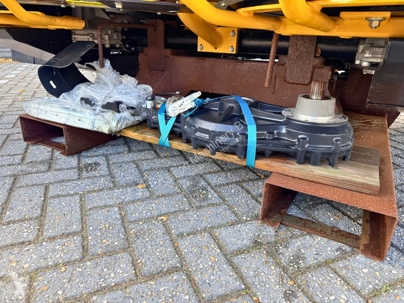 تجهيزات الأشغال العمومية New Holland 60BFI...