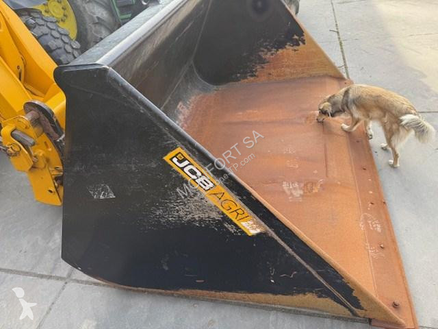Équipements TP JCB  3200 litres 2.6 m Qfit