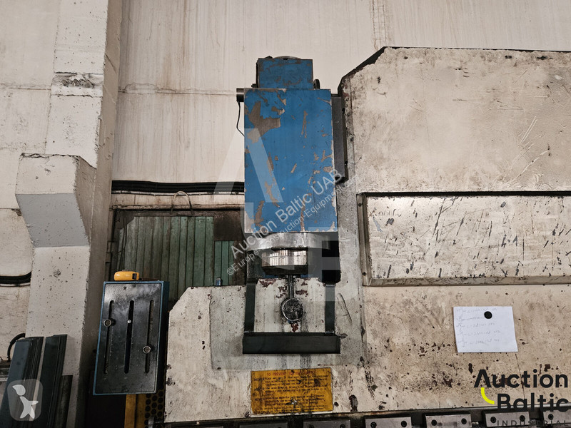 Vybavenie stavebného stroja  bending machine