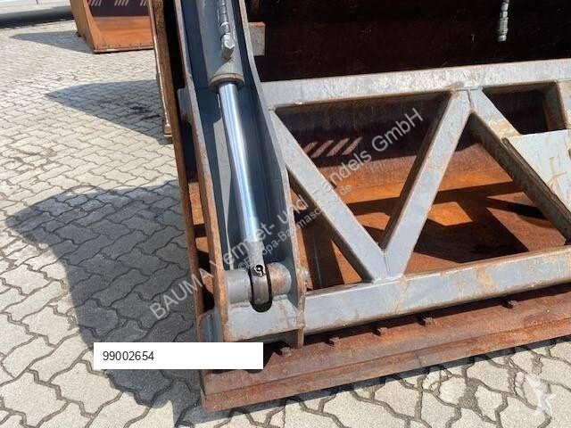 Vybavenie stavebného stroja  (2654) 2.5 cbm...