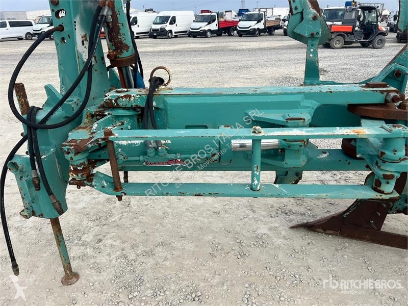 Équipements TP Nardi 3 Bottom Breaking Plow