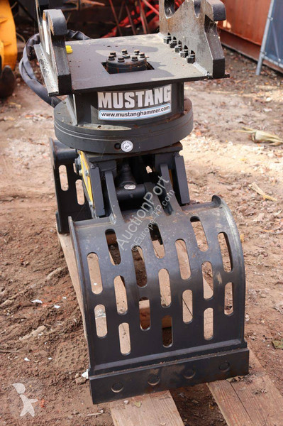 Équipements TP Mustang GRP150