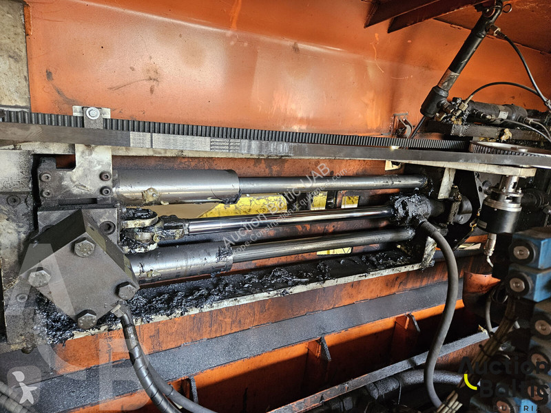 Vybavenie stavebného stroja  M16XV90