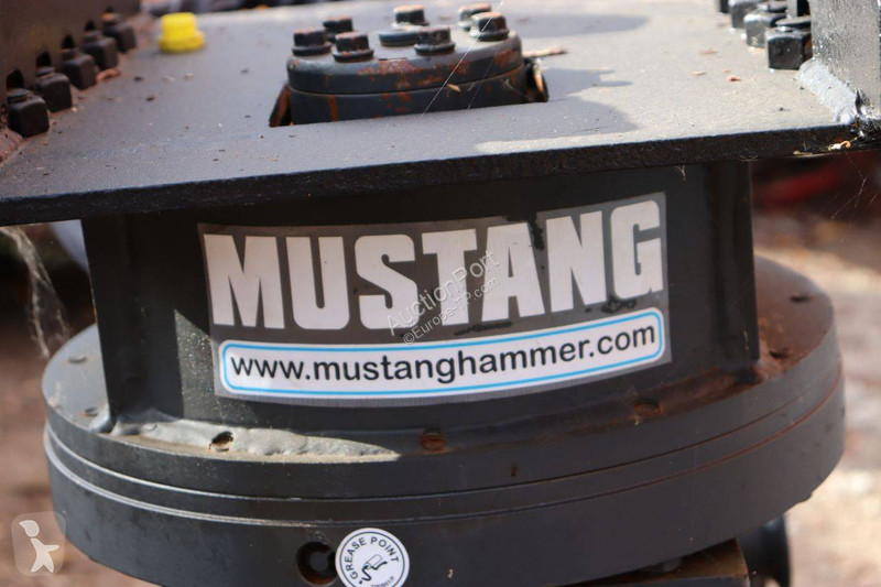 Équipements TP Mustang GRP150