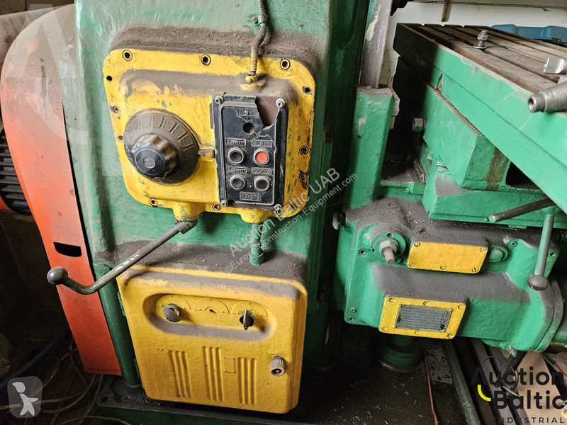 Vybavenie stavebného stroja  milling machine