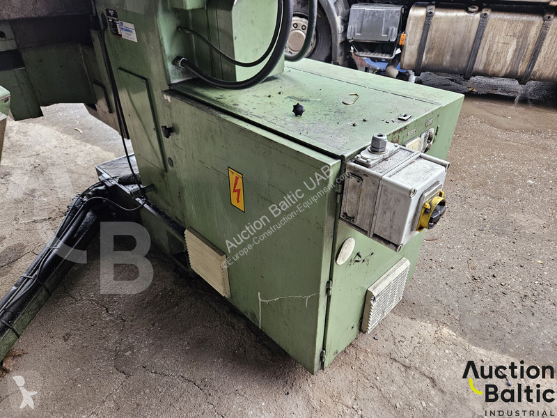 Vybavenie stavebného stroja  Varnamo R-150
