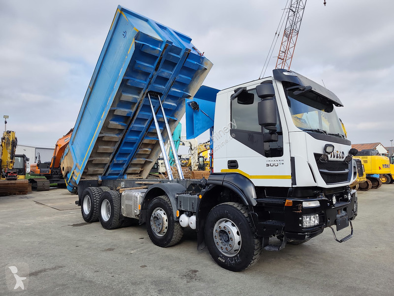 تجهيزات الأشغال العمومية Iveco AD410T 8x4 kipper .