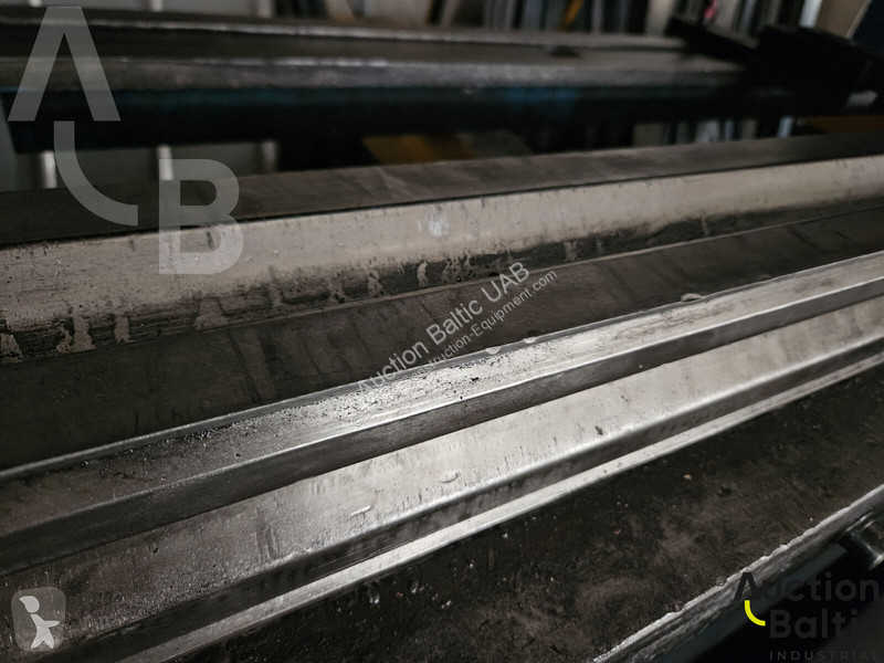 Vybavenie stavebného stroja  bending machine