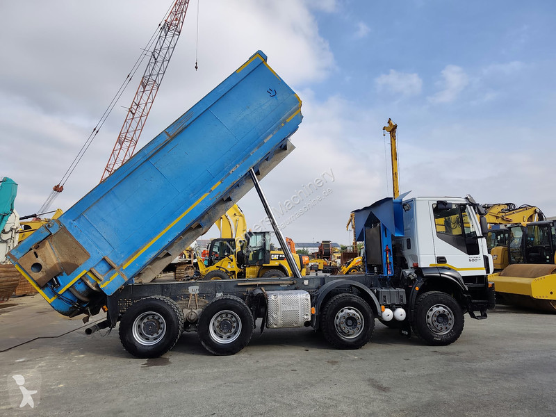 تجهيزات الأشغال العمومية Iveco AD410T 8x4 kipper .